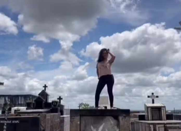 dancinha em cemitério de Sergipe