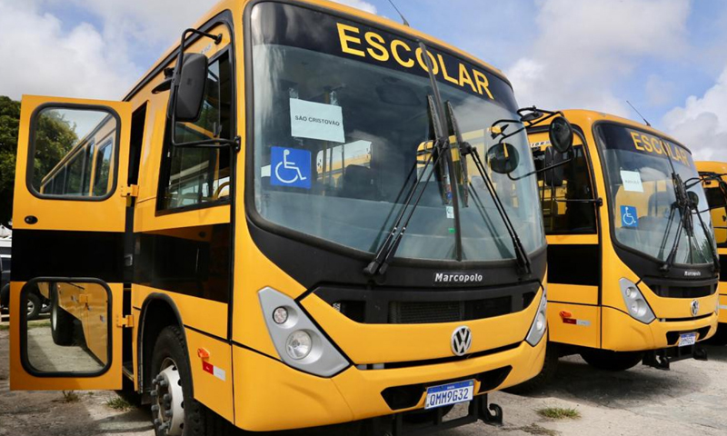 Criança esquecida ônibus escolar São Cristóvão