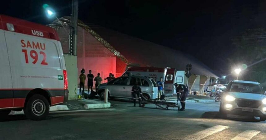 Acidente entre carro e moto na praça do Forródromo em Lagarto deixa motociclista ferido