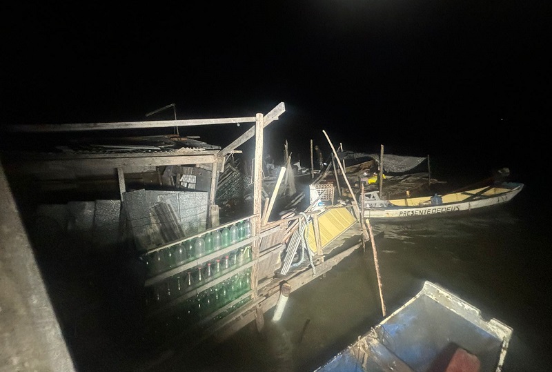 Imóvel com estrutura precária desaba e deixa duas pessoas feridas em Aracaju