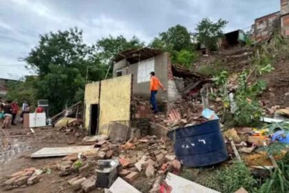 Imóvel que desabou durante chuvas no Alto Sertão de Sergipe