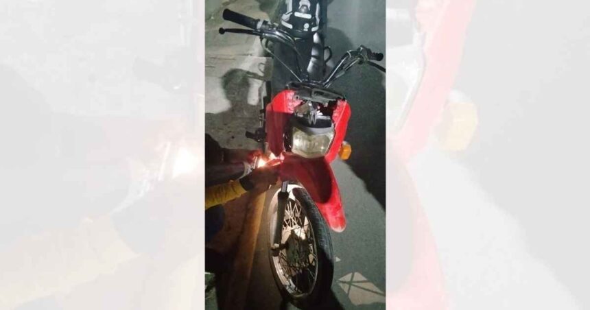 Honda Pop vermelha recuperada após roubo no povoado Quilombo, em Lagarto