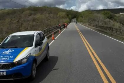 Trabalhadores iniciam instalação de guarda-corpos na ponte entre Lagarto e São Domingos