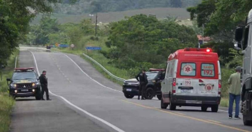 Operação policial na BR-235 em Areia Branca durante saída temporária de internos