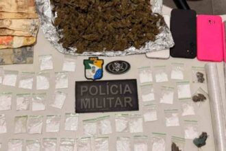 Drogas e dinheiro apreendidos pela Polícia Militar em Lagarto.