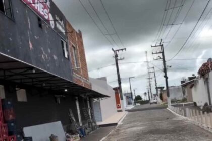 Prefeito Sérgio Reis visita às obras de pavimentação no Bairro Libório.