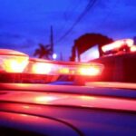 carro da polícia com sirene ligada