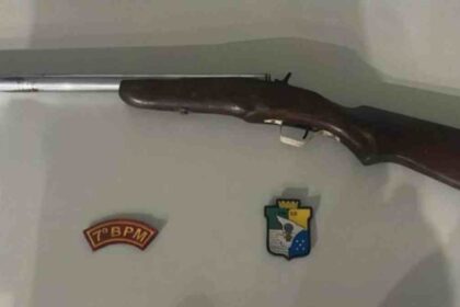 Espingarda apreendida pela Polícia Militar em Riachão do Dantas.