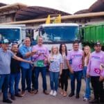 Prefeito Sérgio Reis e deputado Fábio Reis durante entrega de caminhão-pipa e basculantes em Lagarto.