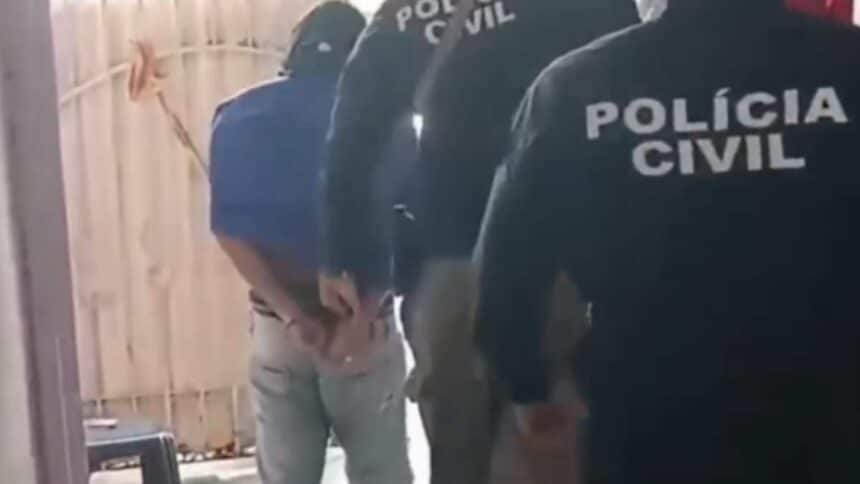 Equipes da Polícia Civil de Lagarto durante operação de recaptura de foragido em Aracaju.