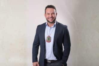 O delegado Clever Farias, pré-candidato à ALESE, com destaque para sua atuação na região Centro-Sul de Sergipe.