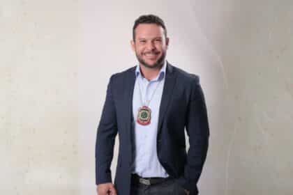 O delegado Clever Farias, pré-candidato à ALESE, com destaque para sua atuação na região Centro-Sul de Sergipe.