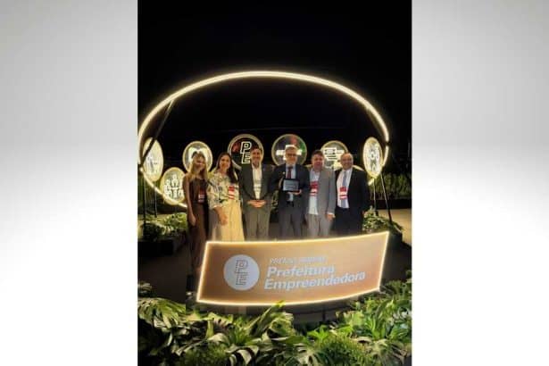 Comitiva da Prefeitura de Lagarto participando da premiação nacional do Sebrae durante a Marcha dos Prefeitos em Brasília.