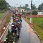 Público reunido em comemoração junina tradicional no povoado Brejo em Lagarto, Sergipe.