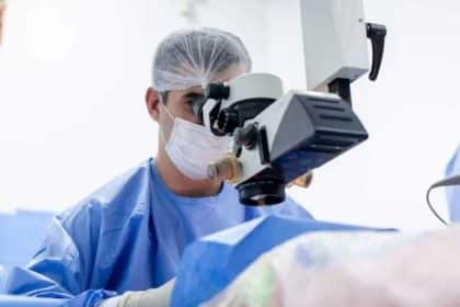 médico especializado em uma ação pública de saúde do Estado.