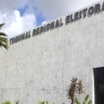 Fachada do Tribunal Regional Eleitoral de Sergipe (TRE-SE) ou imagem do plenário durante sessão oficial de julgamento dos juízes eleitorais.