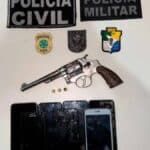 arma de fogo e celulares apreendidas