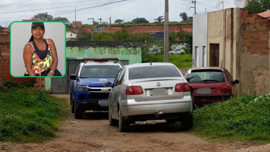 Viatura do 7º Batalhão da Polícia Militar estacionada em rua residencial prestando apoio a ocorrência no interior do estado.