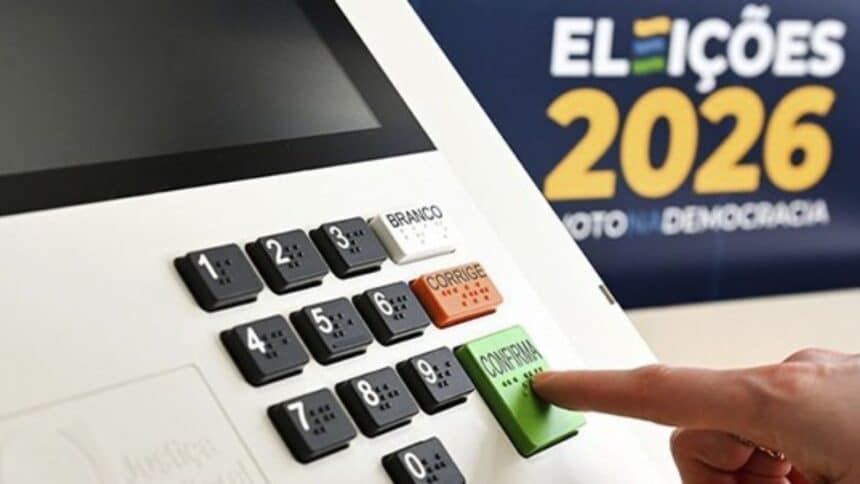 Painel e teclado de urna eletrônica utilizada nas eleições brasileiras.
