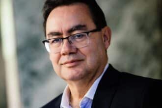O escritor e ex-candidato à Presidência Augusto Cury em evento público.