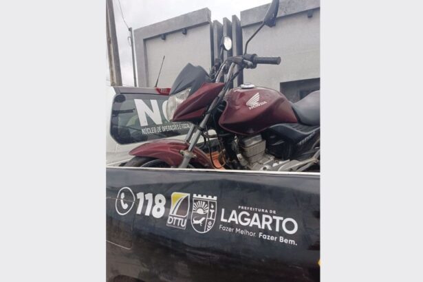 Viatura do DTTU em atuação com a motocicleta