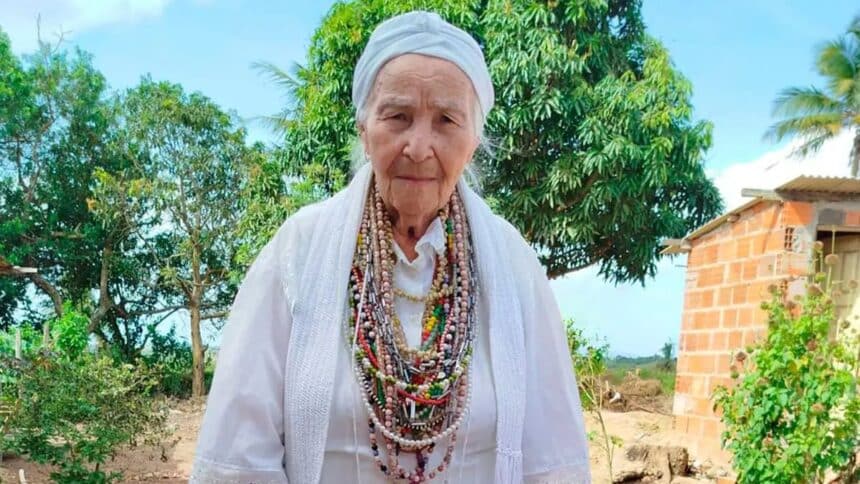 Foto em tributo à benzedeira e mãe de santo Júlia Rezadeira de Lagarto.